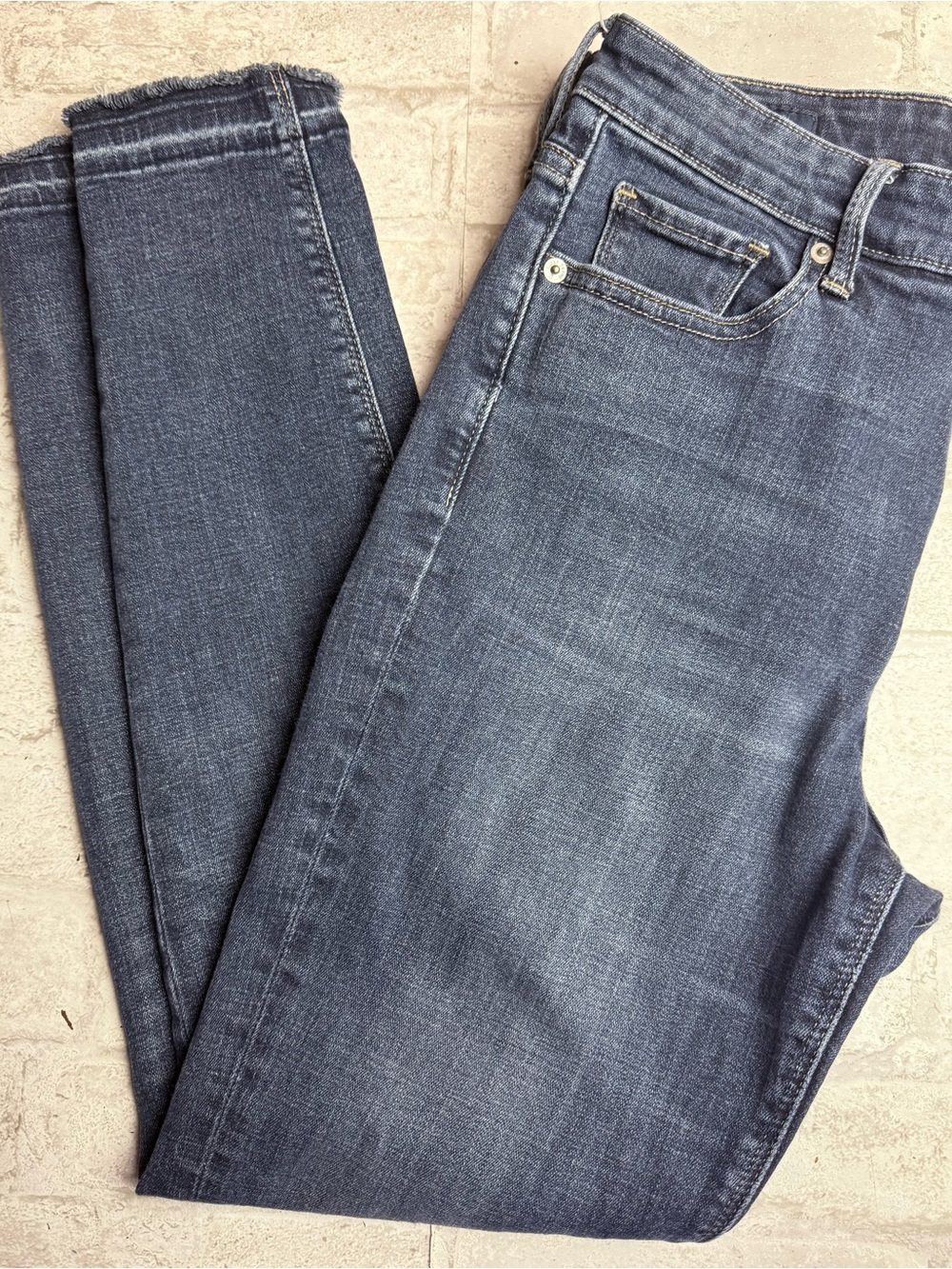 Lucky Brand Bridgette Skinny Jeans Women's 10/30 Blue Stretch Denim Raw Hem EUC😍